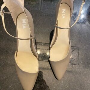 Mona MIA heels - 12M